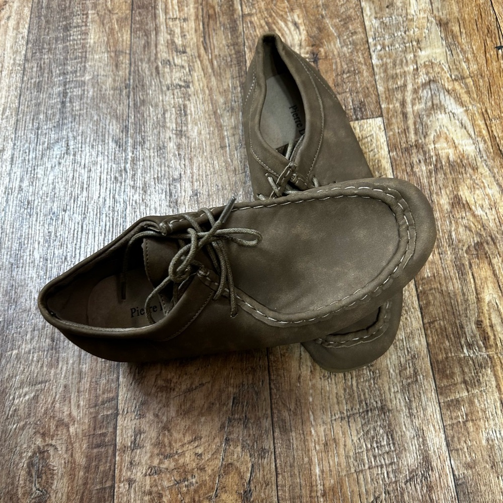 Pierre Dumas Pansy Oxford Lace Up Gum Sole Sz 9
